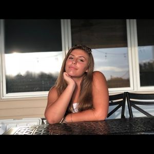 Meet your Posher, Nina